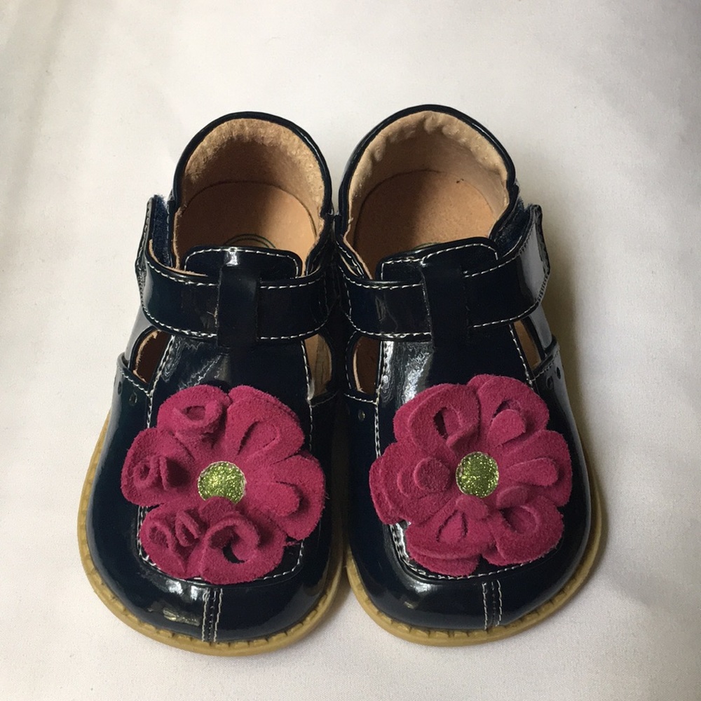 ❌SOLD❌Navy Livie & Luca Size 7